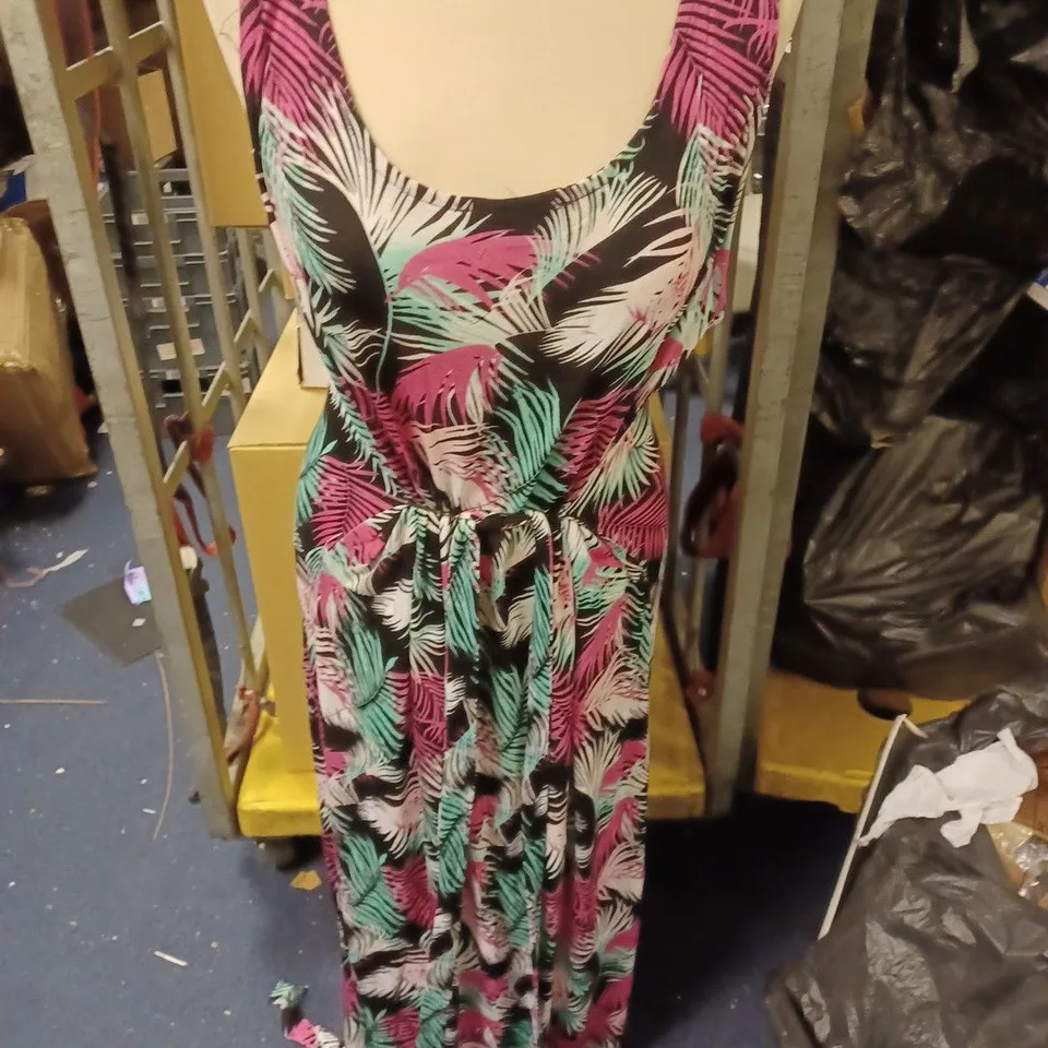 STUDIO LONG SLEEVLES DRESS SIZE 16/18