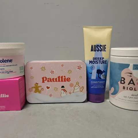 APPROXIMATELY 14 ASSORTED COSMETIC PRODUCTS TO INCLUDE - PAULLIE BODY BUTTER , DRAPOLENE CREAM , AUSSIE DEEP MOISTURE CONDITIONER ETC