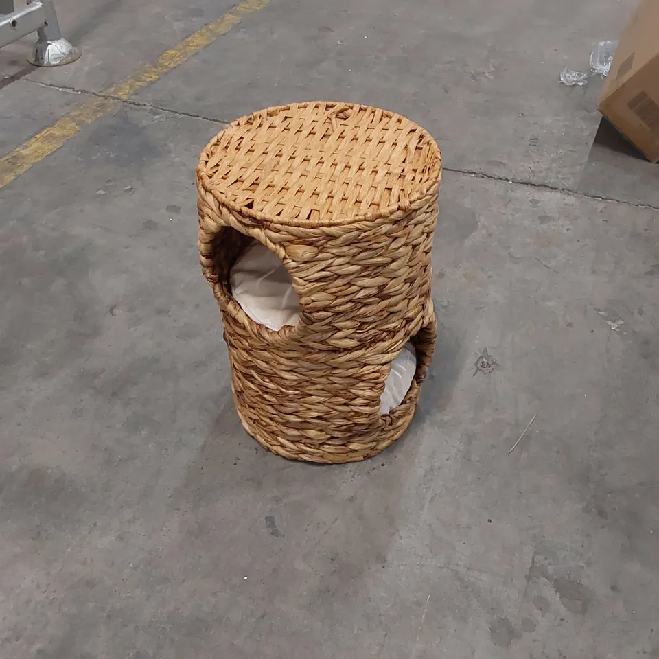 2 TIER WICKER CAT TREE 