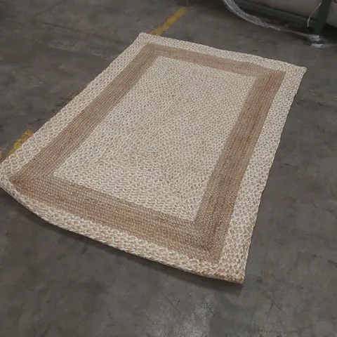 QUALITY DESIGNER RUG - APPROXIMATELY 175 x 120cm