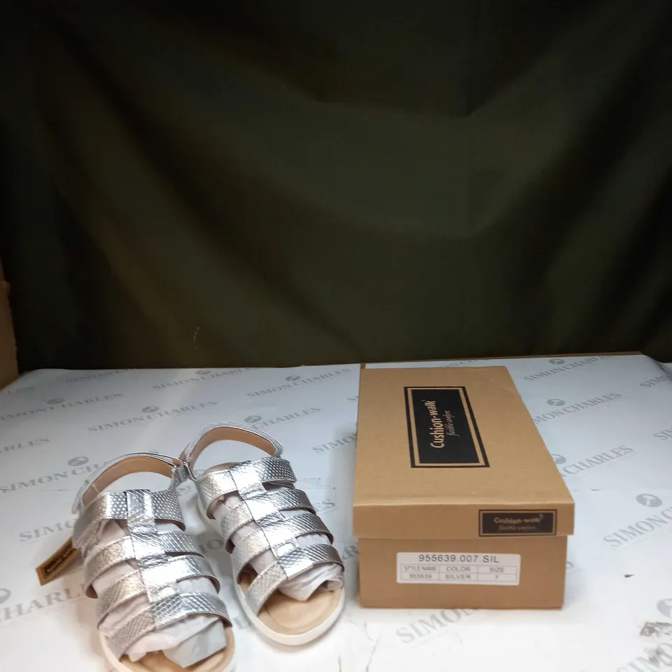 CUSHION WALK STRAPPED SANDAL IN  SILVER