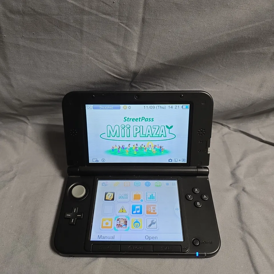 NINTENDO 3DS XL 