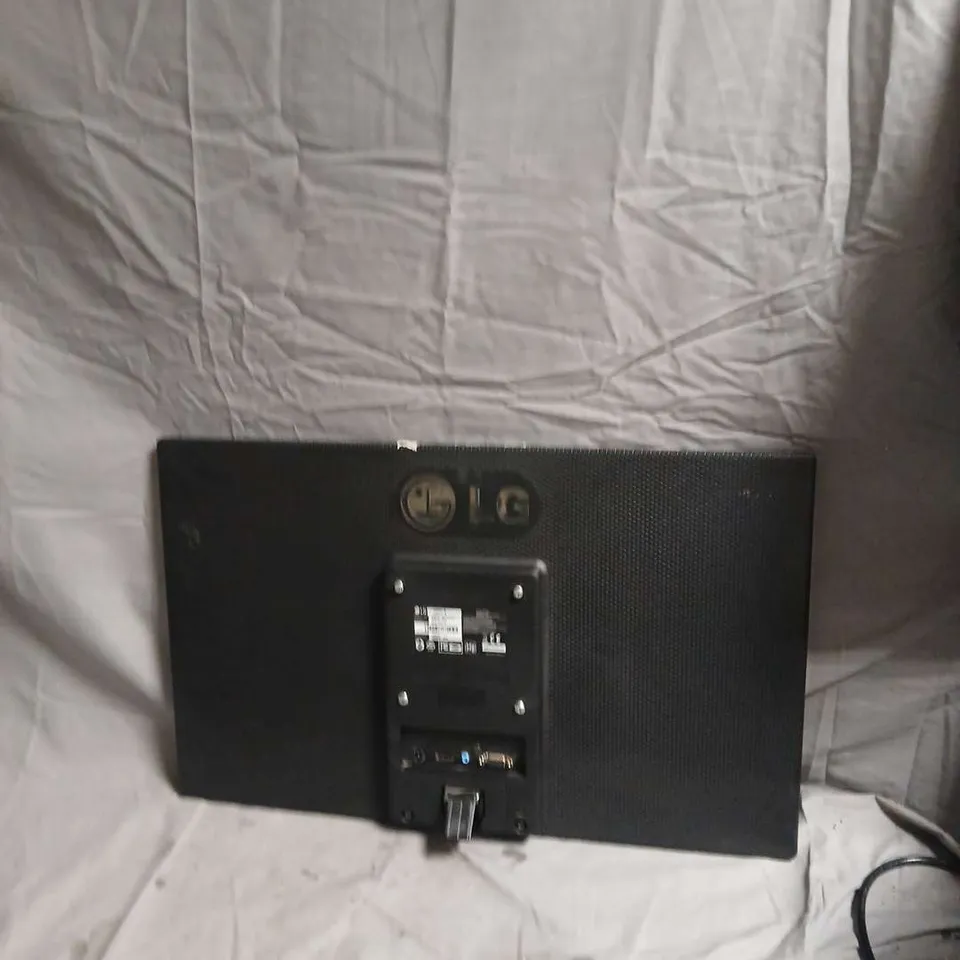 LG 24M38H-B 24 INCH MONITOR .