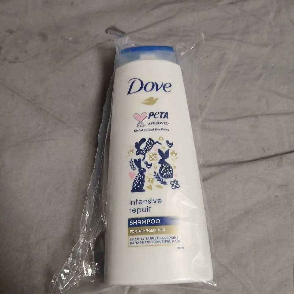 APPROXIMATELY 25 ASSORTED HEALTH & BEAUTY PRODUCTS TO INCLUDING DOVE SHAMPOO AND ST TROPEZ BRONZER