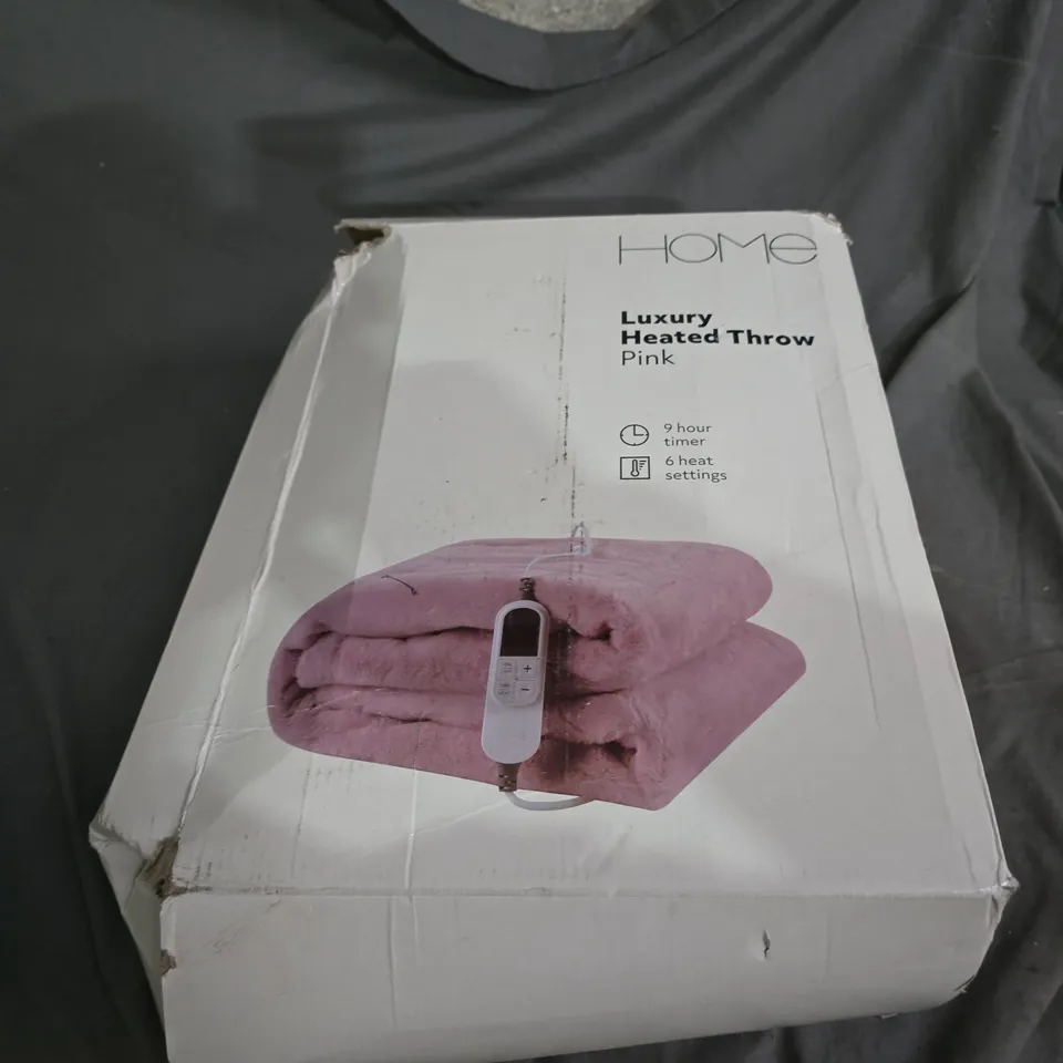 HOME LUXURY HEATED THROW – PINK (BOXED)