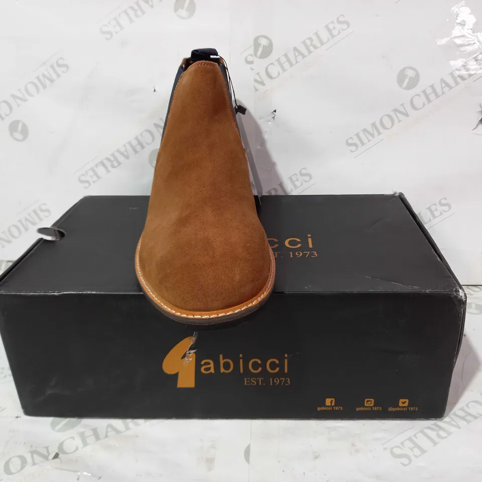 BOXED PAIR OF GABICCI SUEDE SHOES IN BROWN/NAVY UK SIZE 9