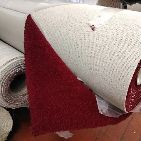 ROLL OF QUALITY DURHAM TWIST BORDEAU CARPET // APPROX SIZE: 5 X 6.6m