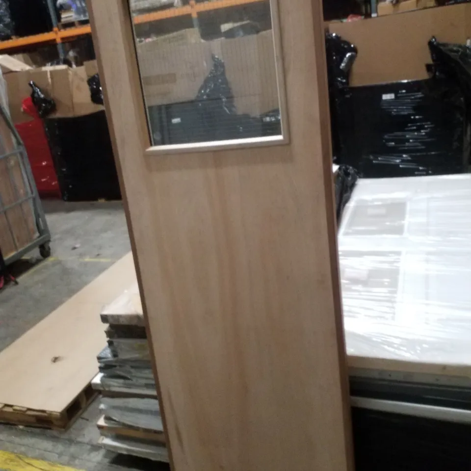 INTERAL DOOR WITH WINDOW 1981×690×40MM