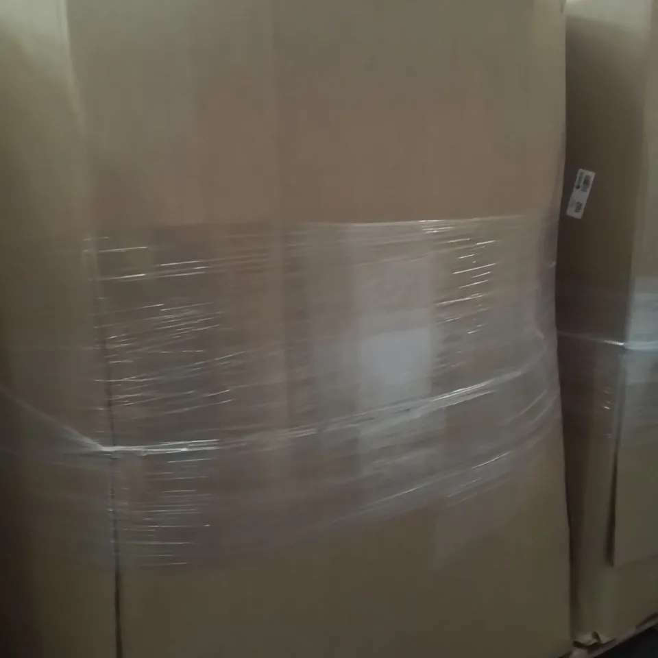 PALLET CONTAINING A LARGE QUANTITY OF HOSES 