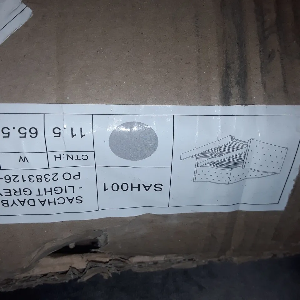 PALLET OF ASSORTED BEDFRAME PARTS 