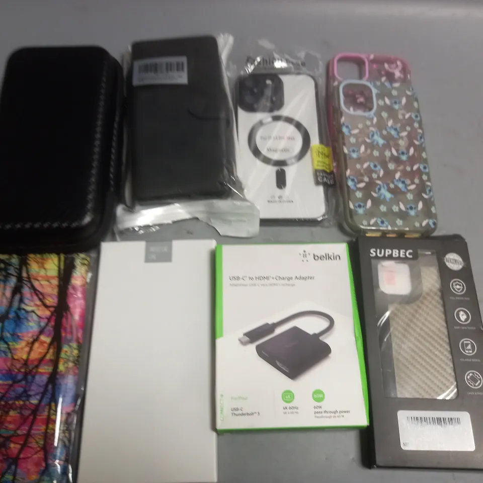 LOT OF ASSORTED MOBILE PHONE ACCESSORIES TO INCLUDE BELKIN CHARGE ADAPTER, VARIOUS PHONE CASES AND STANDS