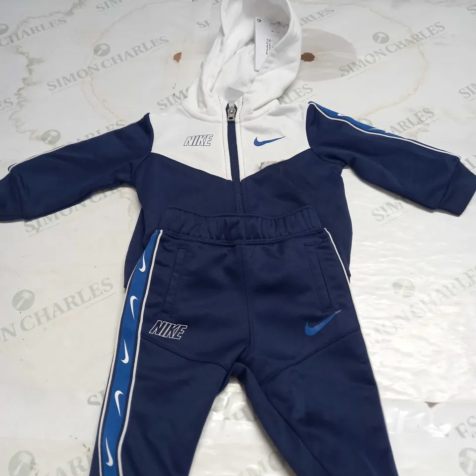 NIKE 2 PIECE TRACKSUIT SET SIZE 3-6 MONTHS