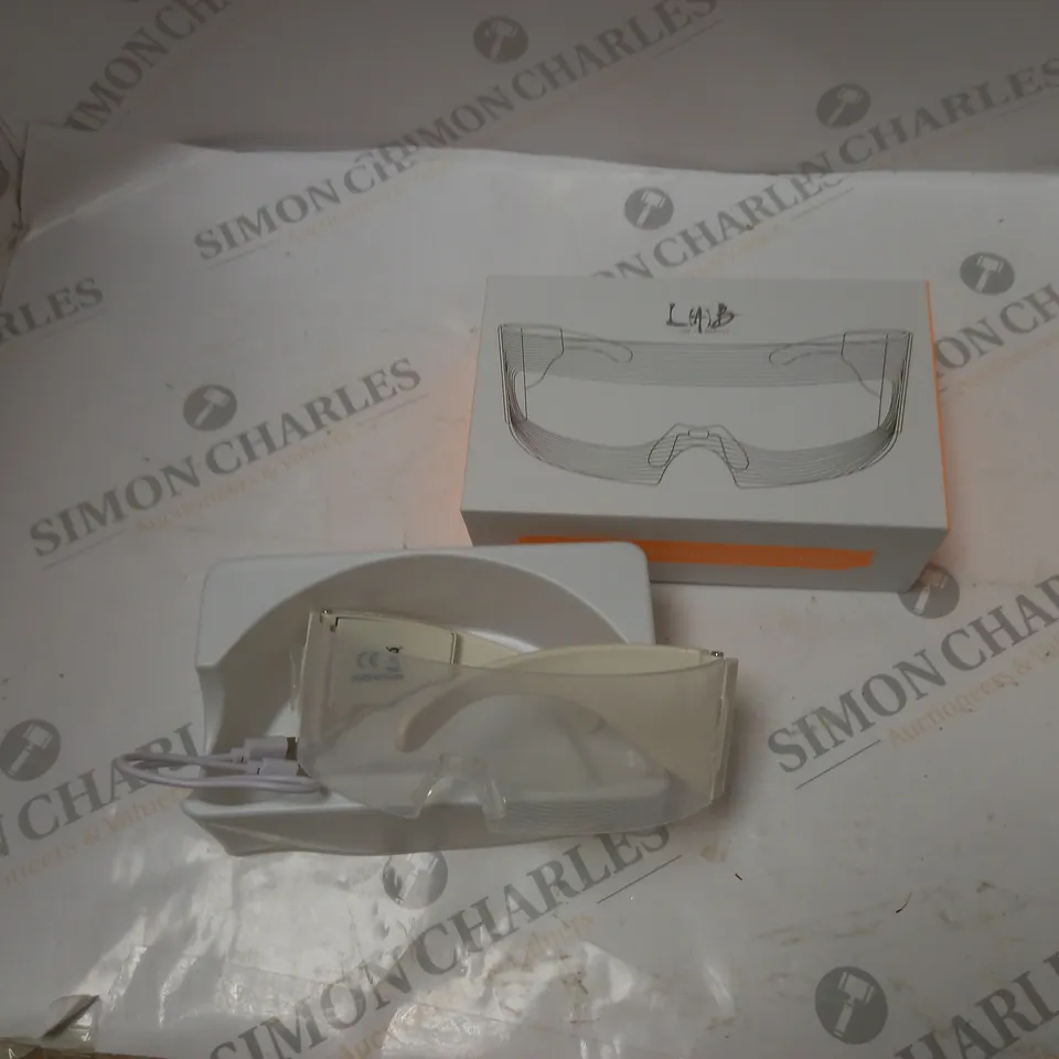 BOXED LAB LIFE + BEAUTY ANTI AGEING EYE MASK 