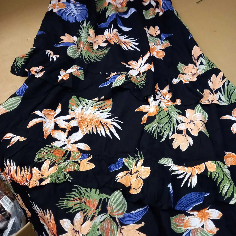 DOROTHY PERKINS BLACK/FLORAL PRINT TIERED MAXI DRESS - SIZE 14