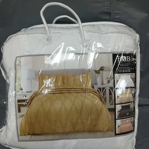 B & B HOME LIVING BEDSPREAD SET - WHITE - SIZE UNSPECIFIED