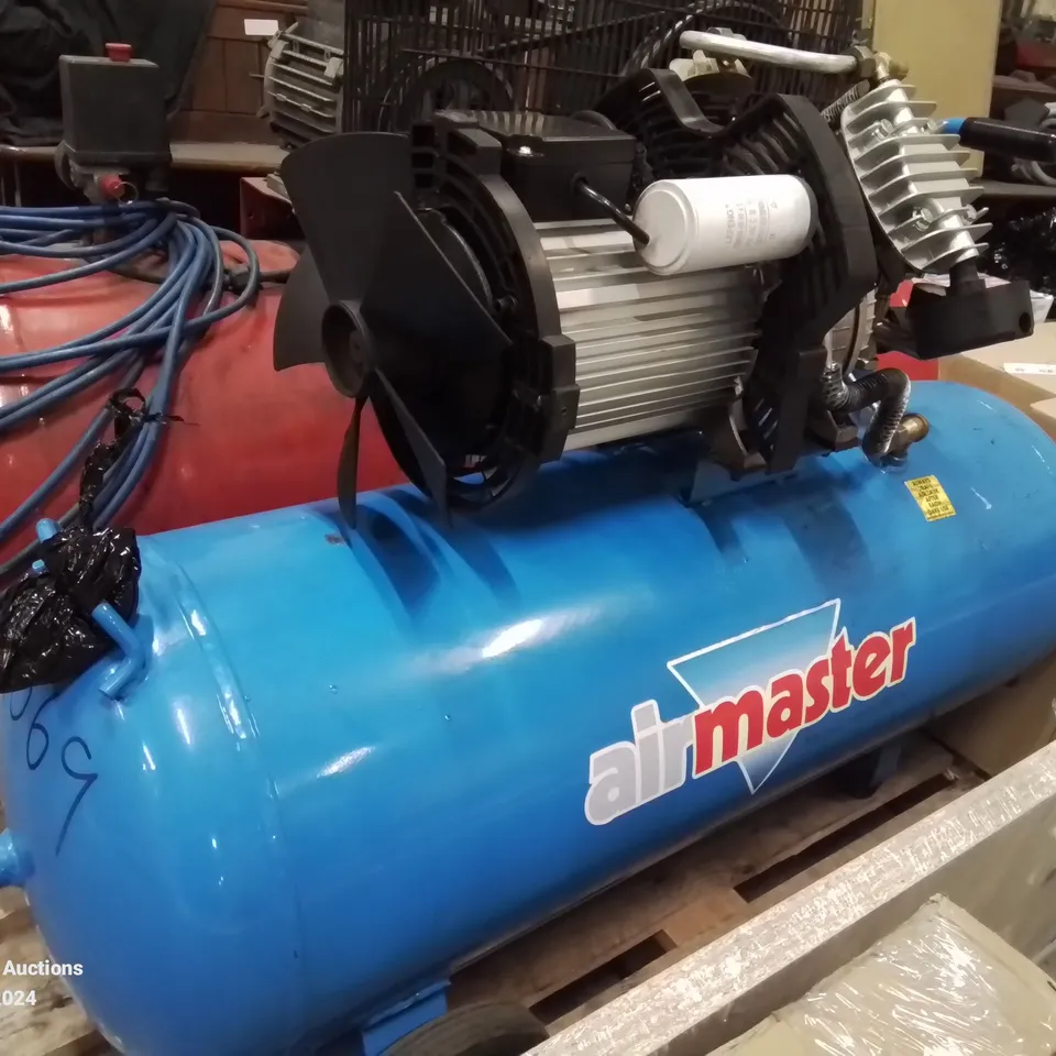 CLARKE AIRMASTER AIR COMPRESSOR- UNTESTED-