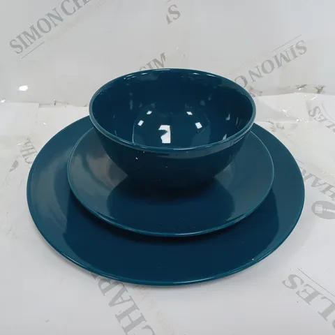 BRAND NEW BOXED CESIRO 12 PIECE DINNERWARE SET TO INCLUDE 6 DINNER PLATES, 6 DESSERT PLATES, 6 BOWLS IN SHINY MARINE BLUE - COLLECTION ONLY