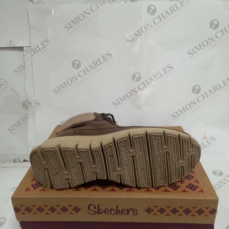 SKECHERS WARM BOOTS-BROWN SIZE 5
