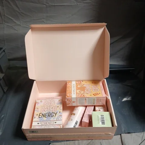 P LOUISE MAKEUP GIFT SET – ALL OF US ARE A LITTLE FRAGILE BABE (PINK BOX)