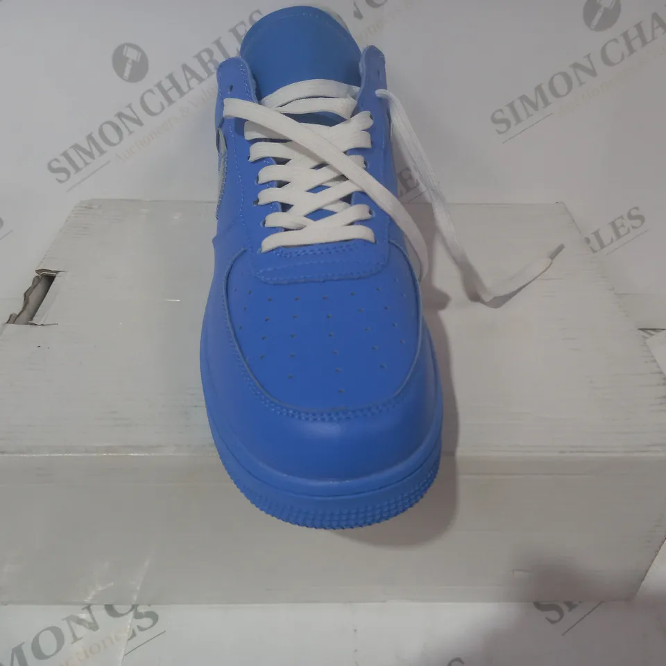 BOXED PAIR OF NIKE AIR FORCE SHOES IN BLUE/SILVER UK SIZE 11
