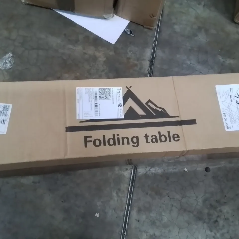 BOXED FOLDING TABLE
