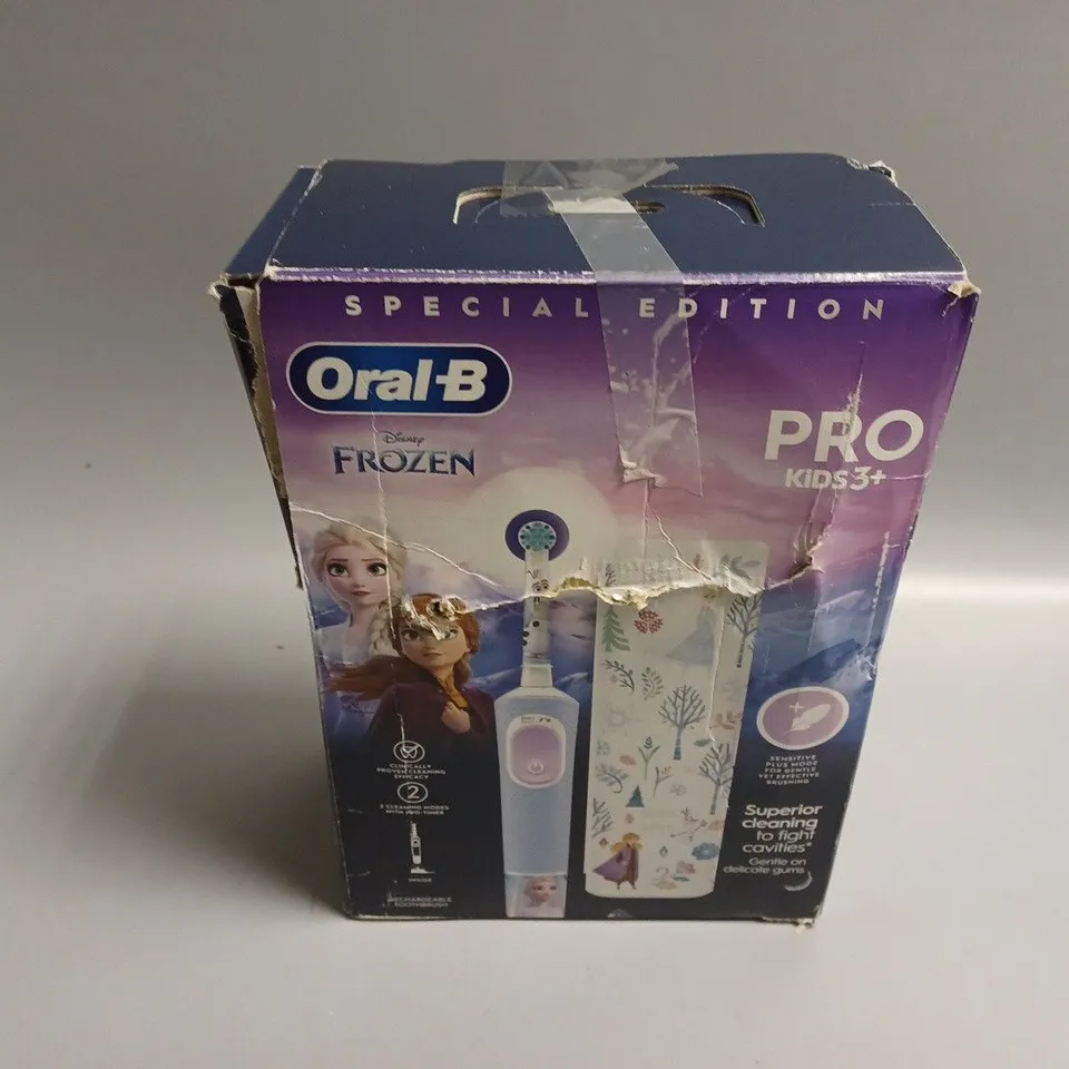 BOXED ORAL-B FROZEN PRO KIDS 3+ SPECIAL EDITION TOOTHBRUSH