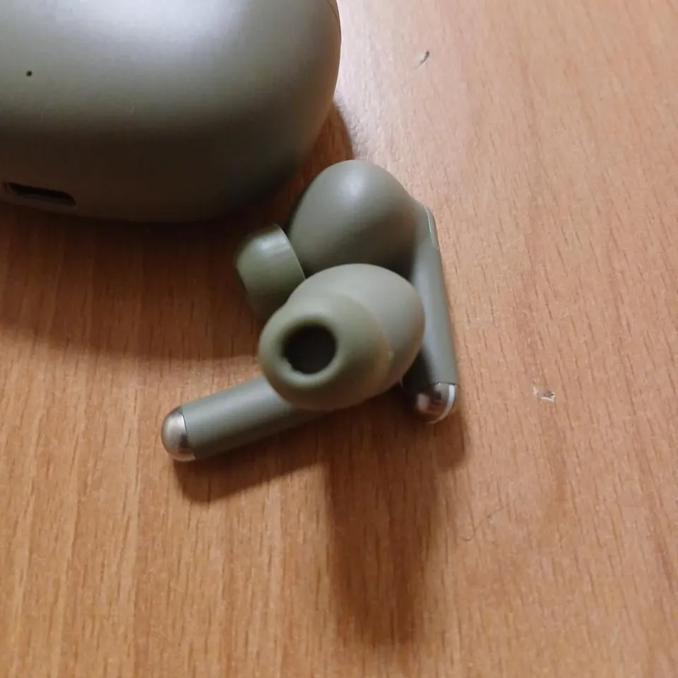 ULTIMATE WIRELESS EARBUDS WITH CASE – OLIVE GREEN 
