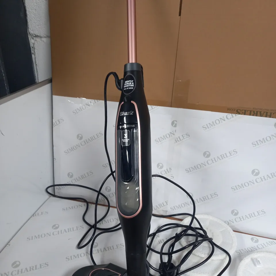 SHARK STEM & SCRUB - AUTOMATIC STEAM MOP