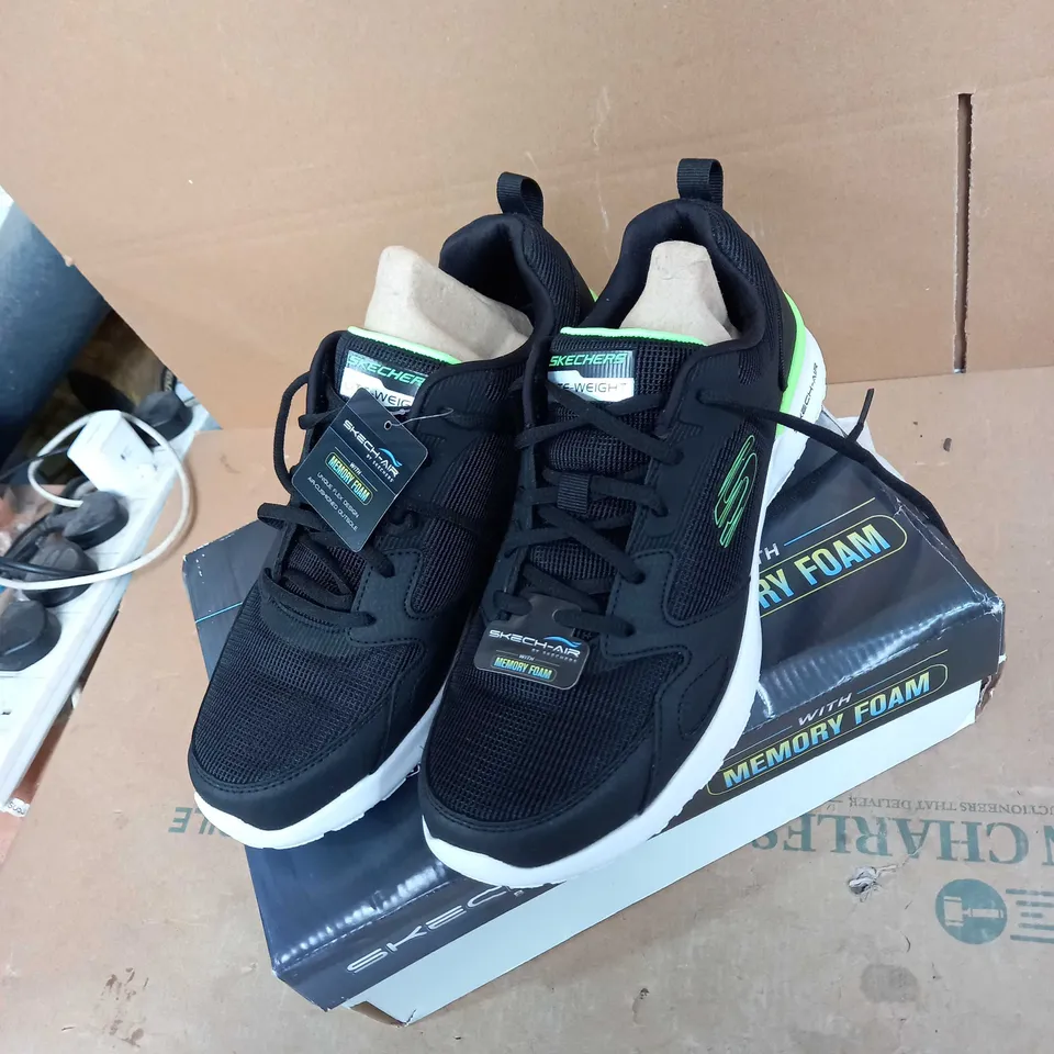 SKETCHERS MENS SKECHER AIR TRAINER IN LACK SIZE 10