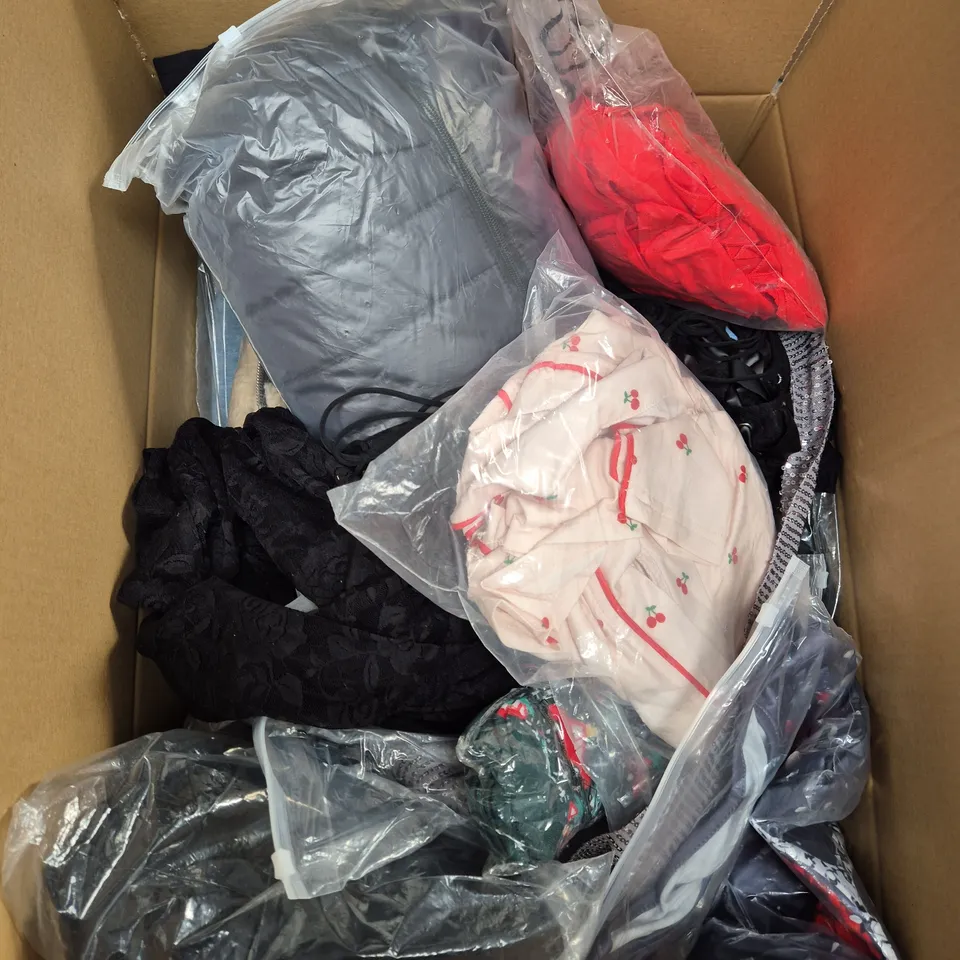 LARGE BOX OF ASSORTED CLOTHING ITEMS IN VARIOUS SIZES, STYLES AND COLOUR 