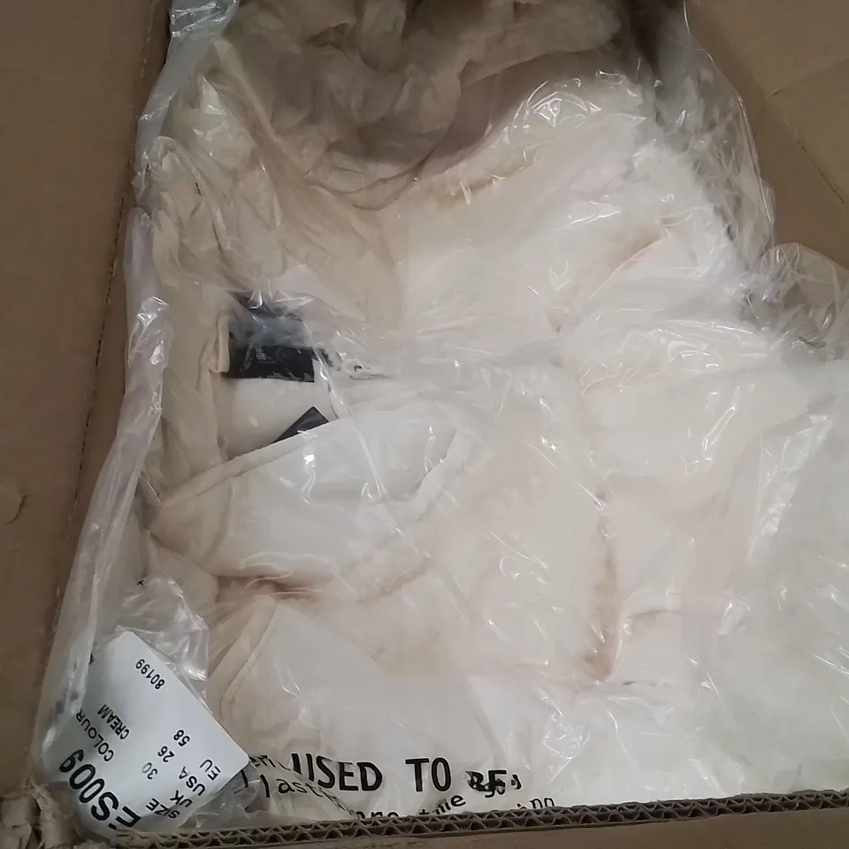 BOXED BRAND NEW APPROXIMATELY 7 JD WILLIAMS FLEECE BORG GILLET CREAM SIZE 30