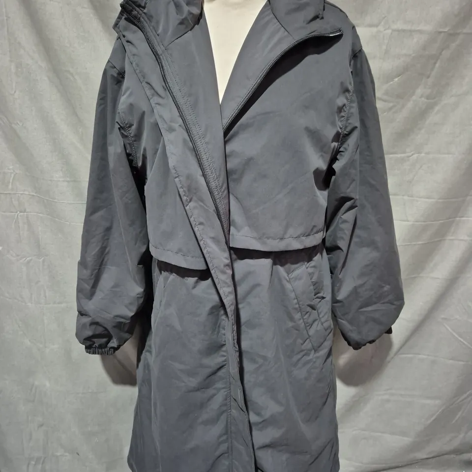 OYSHO WATERPROOF COAT IN BLACK S