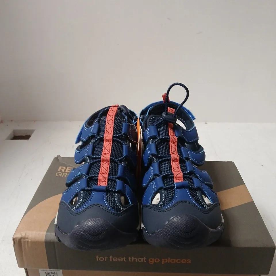 BOXED PAIR OF REGATTA WESTSHORE IV JNR KIDS' SANDALS – AVIATOR BLUE/PEACH PINK, UK 6