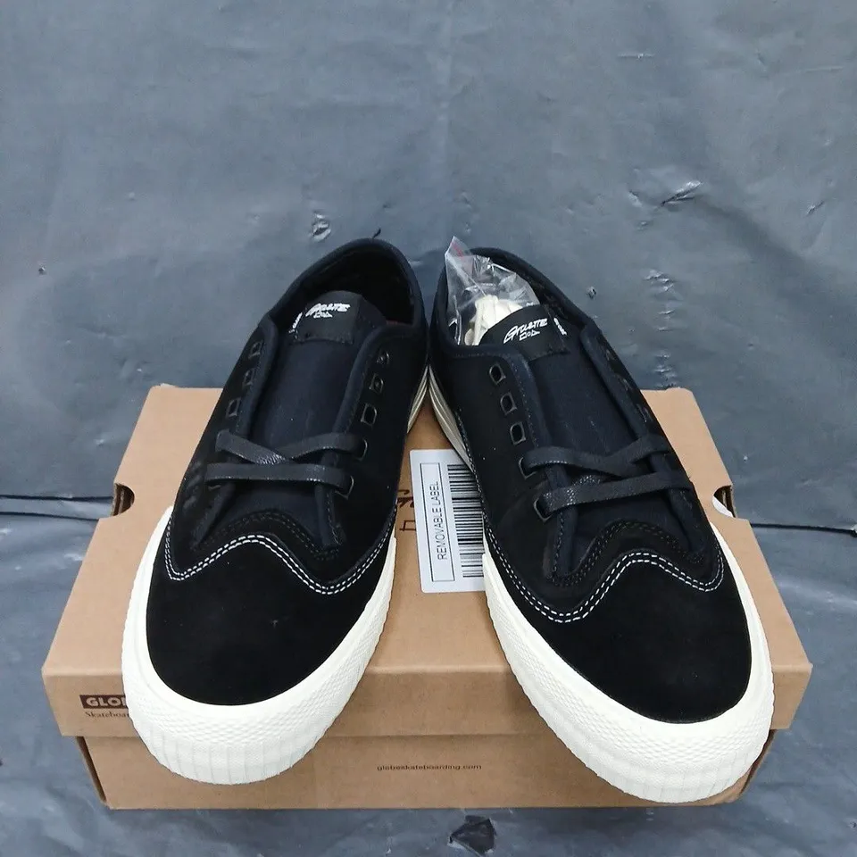 BOXED PAIR OF GLOBE GILLETTE TRAINERS IN BLACK - 7