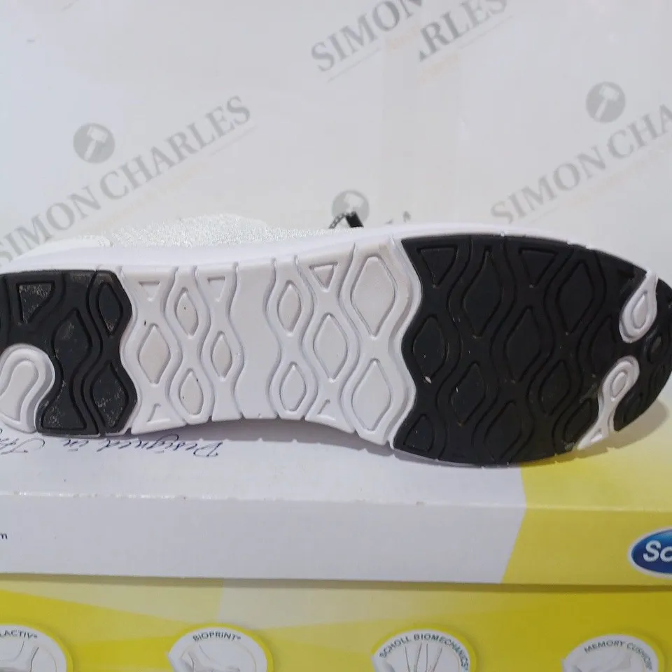 BOXED SCHOLL WIND STEP TRAINERS - UK 8