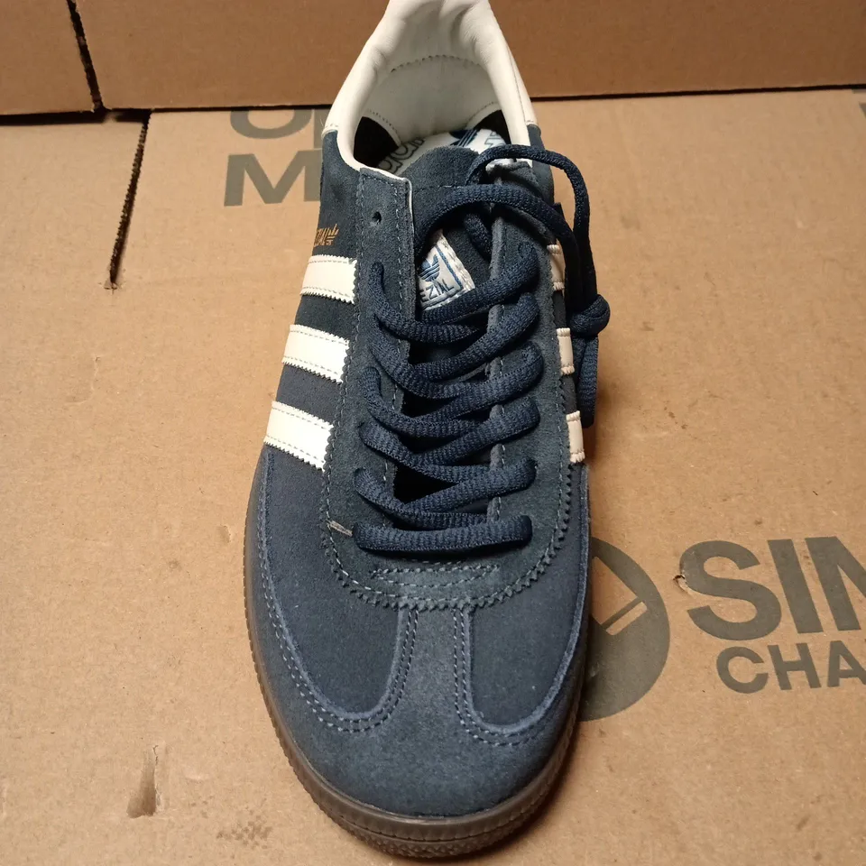 UNBOXED PAIR OF ADIDAS SPEZIAL TRAINERS IN NAVY - UK 7