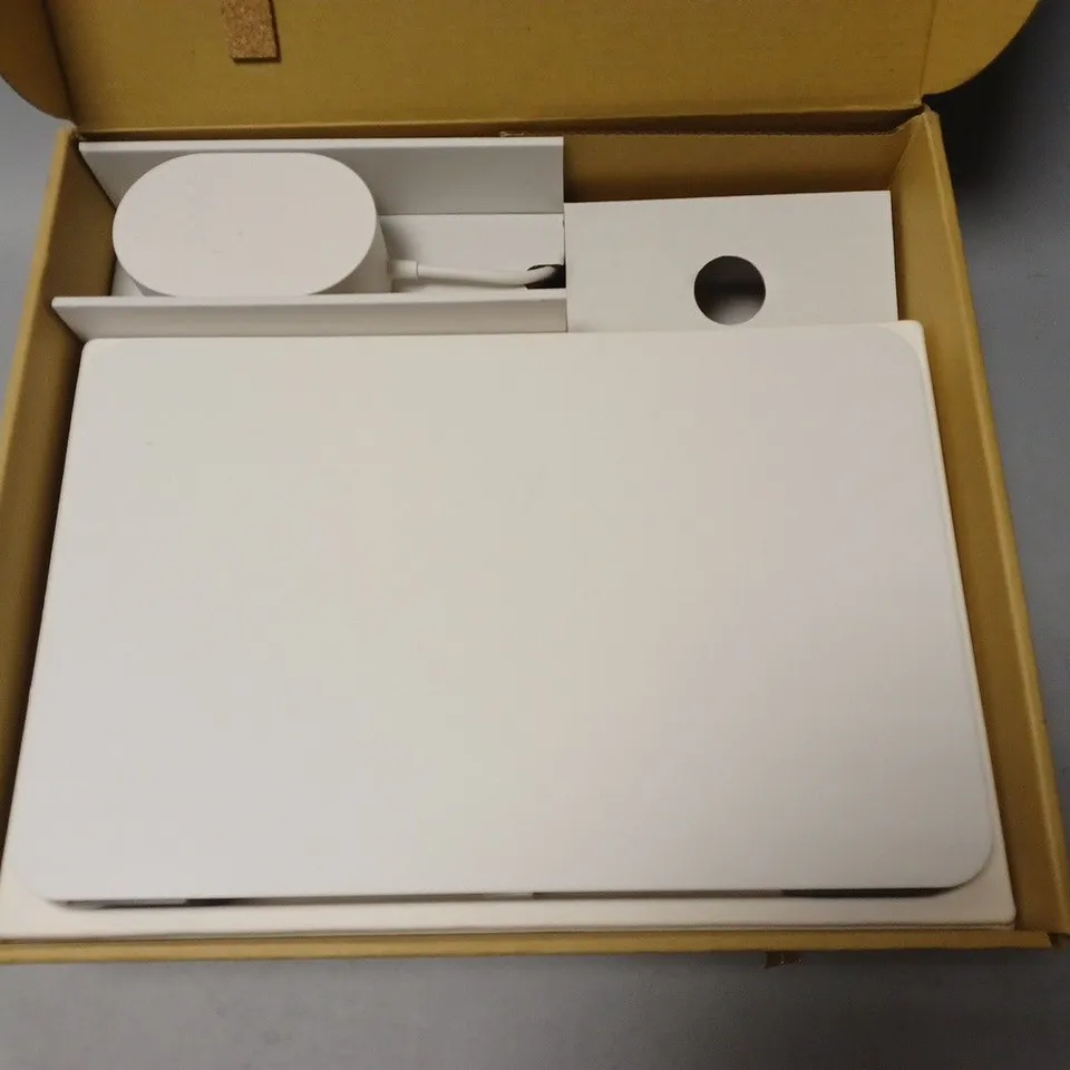 SKY SR213-02-UK-WHT HOME HUB