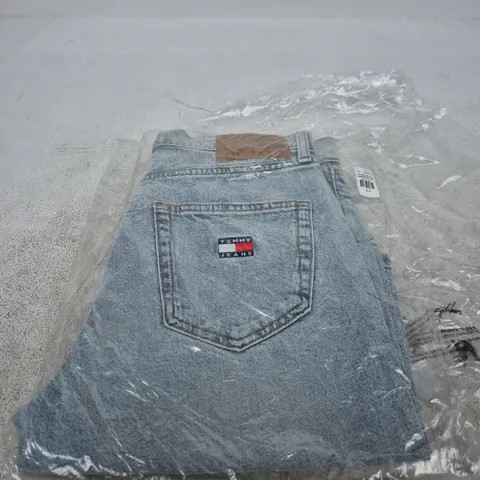 TOMMY JEANS DENIM JEANS – LIGHT WASH, SIZE 28 