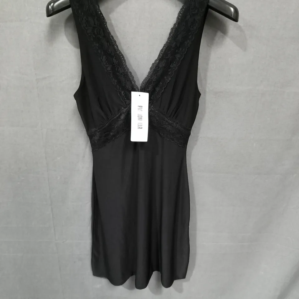 BLACK LACE-TRIM NIGHTDRESS, UK SIZE 6 (EU 34)