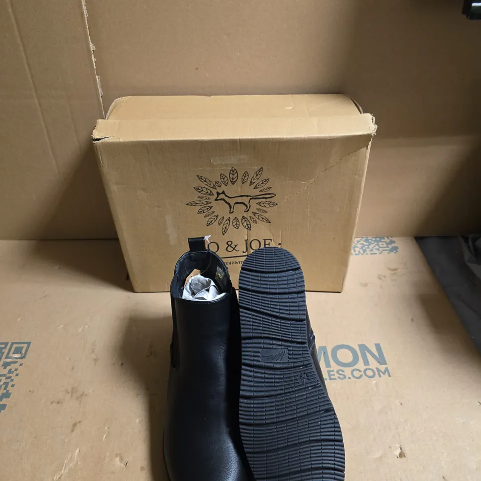 JO & JOE BLACK CHELSEA-STYLE ANKLE BOOT – UK SIZE 5