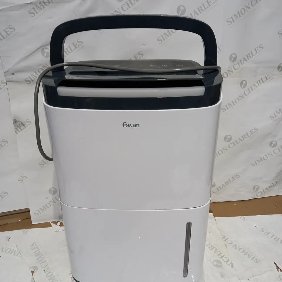 SWAN 20L DEHUMIDIFIER RRP £199.99