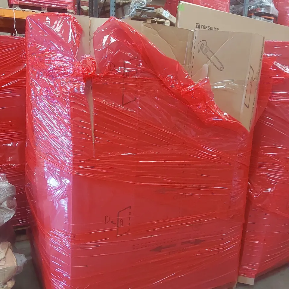 PALLET CONTAINING A VERY LARGE QUANTITY OF ASSORTED ITEMS INCLUDING: AXE THROWING TOYS, SLATTED BATH BOARD, TOILET SEATS ECT