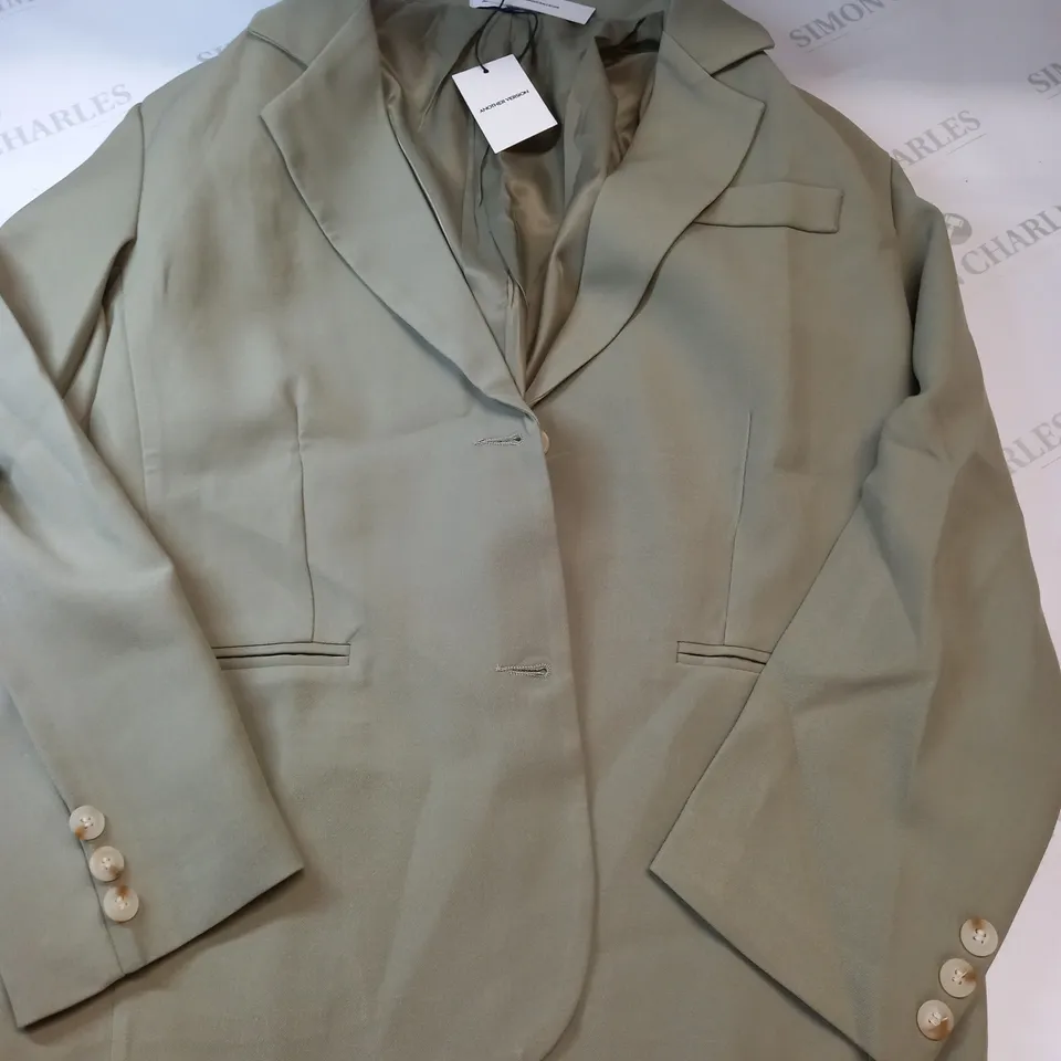 ANOTHER VERSION THE BOYFRIEND BLAZER IN DESERT SAGE SIZE XS/S