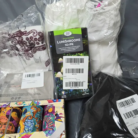 APPROX 10 ASSORTED HOUSEHOLD ITEMS TO INCLUDE OUTDOOR LIGHTS, CLOTHING, L'OREAL FOUNDATION, ETC 