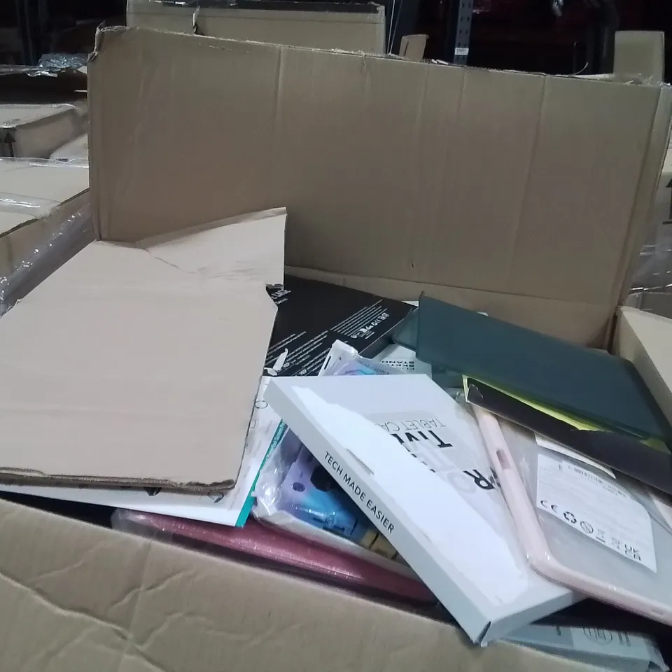 PALLET CONTAINING A LARGE QUANTITY OF ASSORTED TABLET CASES 
