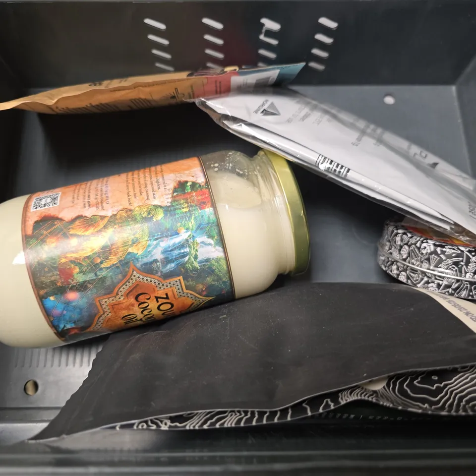 APPROXIMATELY 7 ASSORTED FOOD ITEMS TO INCLUDE - GRIND EDITIONS GUATEMALA WHOLE BEAN , NATURALE BIO OLIO DI COCCO ETC