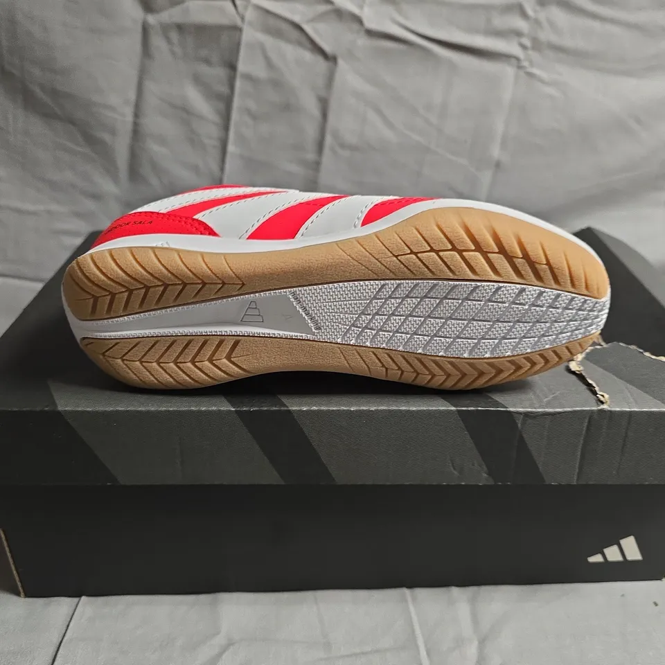 BOXED PAIR OF ADIDAS PREDATOR CLUB JUNIOR INDOOR COURT FOOTBALL BOOTS - UK SIZE 12K