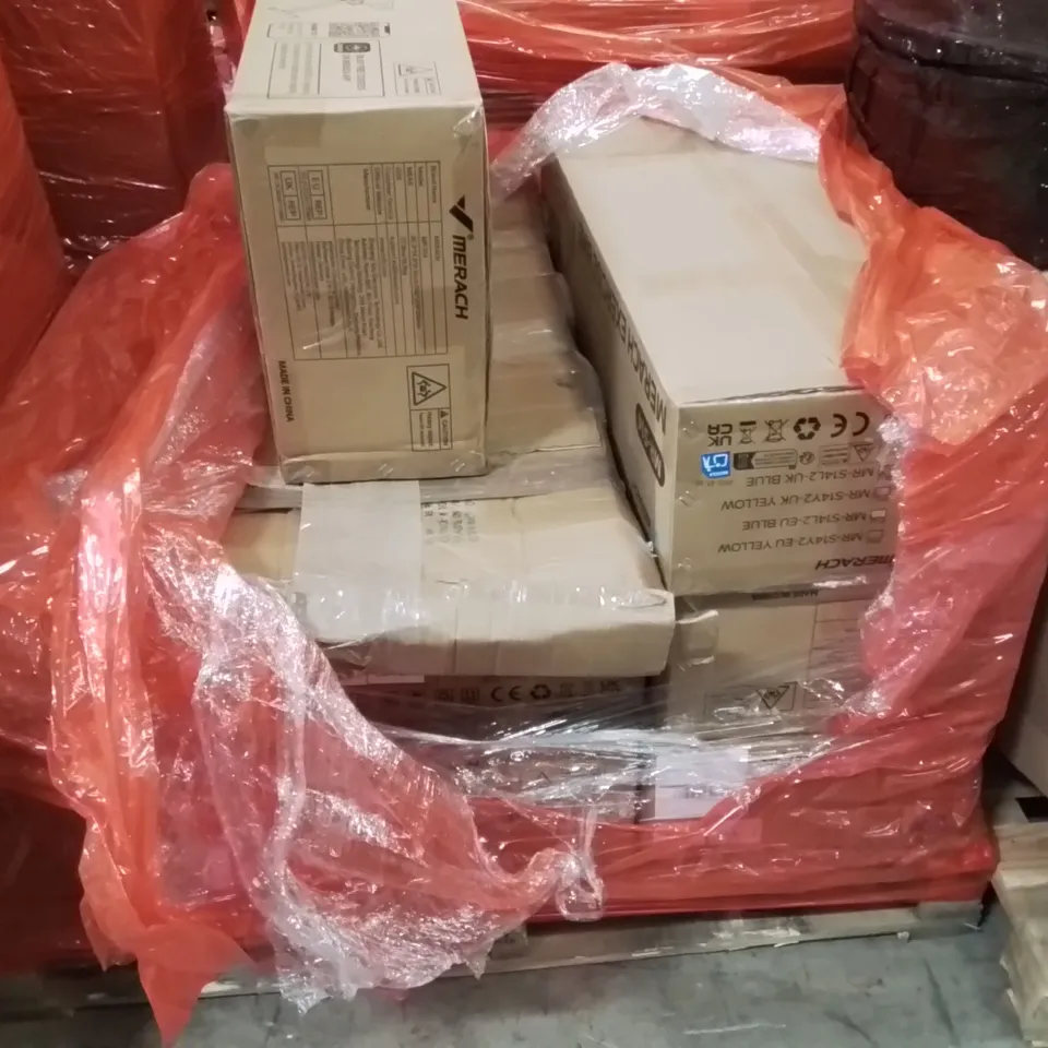 PALLET CONTAINING MULTIPLE EXERCISE BIKES