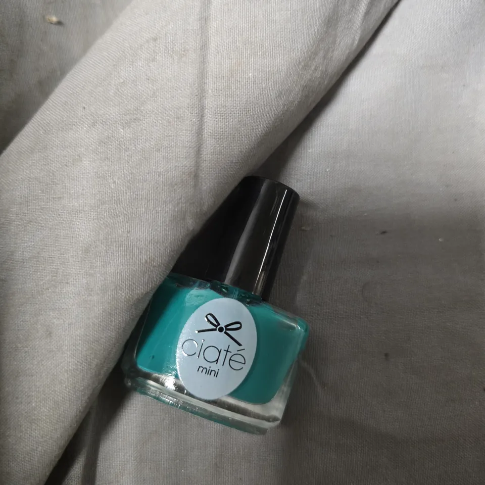 CIATÉ LONDON MINI NAIL POLISH – DITCH THE HEELS (TEAL) – BOX OF 5ML MINI BOTTLES