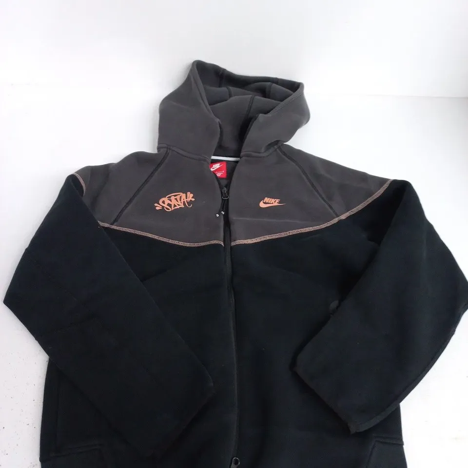 NIKE LIFE OF SYN ZIP HOODIE IN BLACK/GREY - LARGE